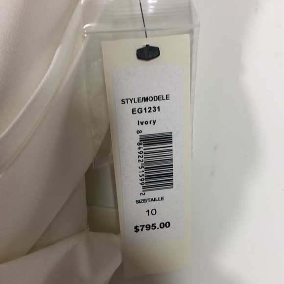 🆕Badgley Mischka>Ivory beaded wedding gown NWT - Picture 7 of 10